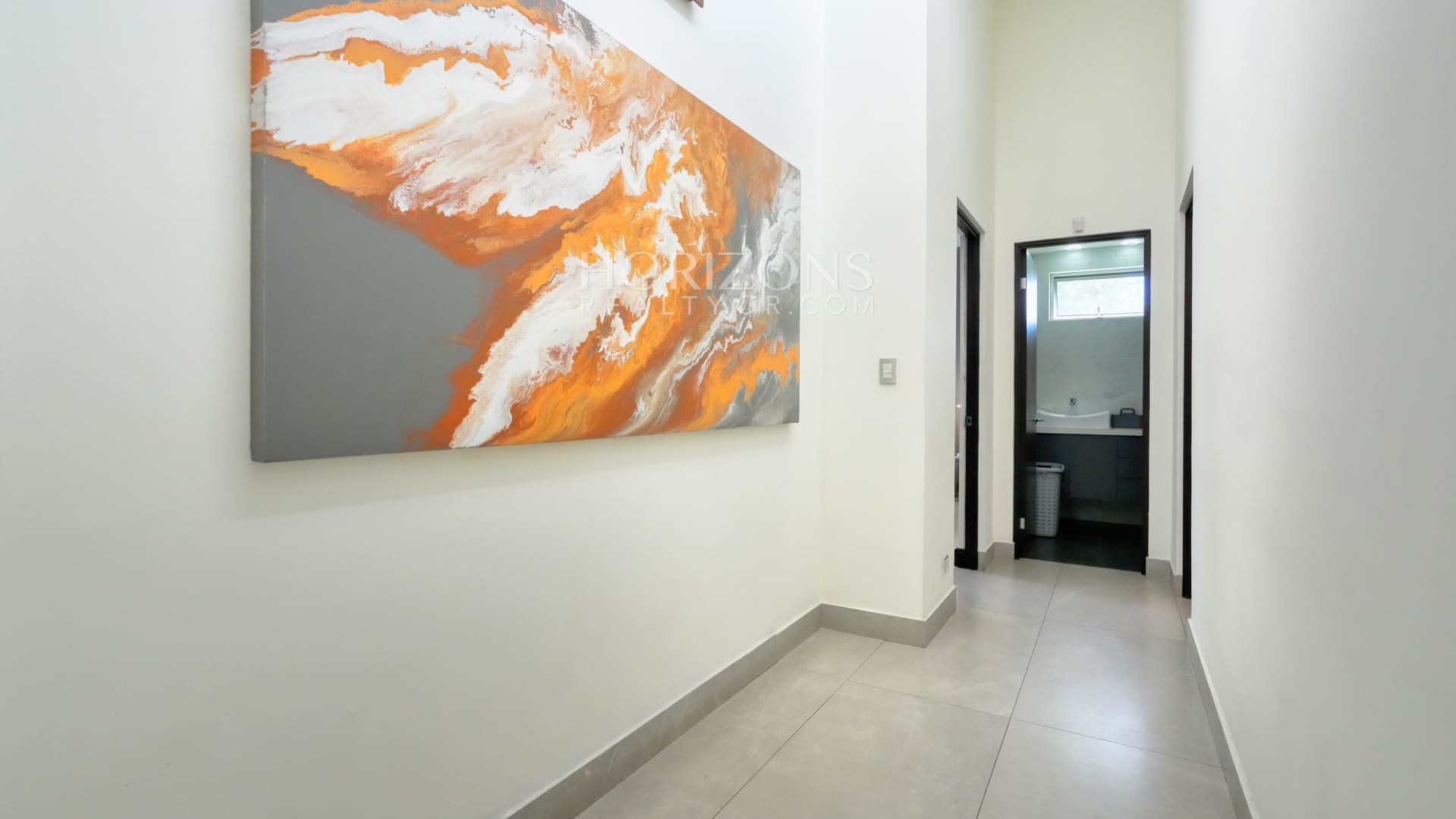 Moderna Casa en Venta Mata de Plátano a 12 Minutos de Rotonda Bandera 4 Habitaciones en Primer Nivel nja1274