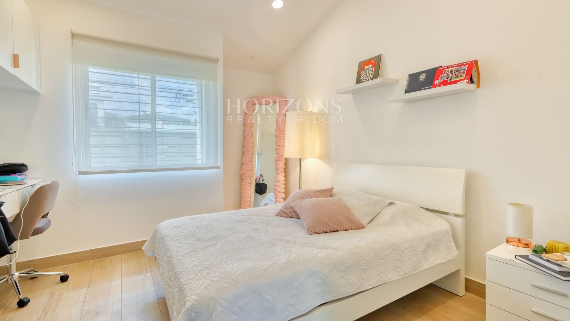 Moderna Casa en Venta Mata de Plátano a 12 Minutos de Rotonda Bandera 4 Habitaciones en Primer Nivel nja1274