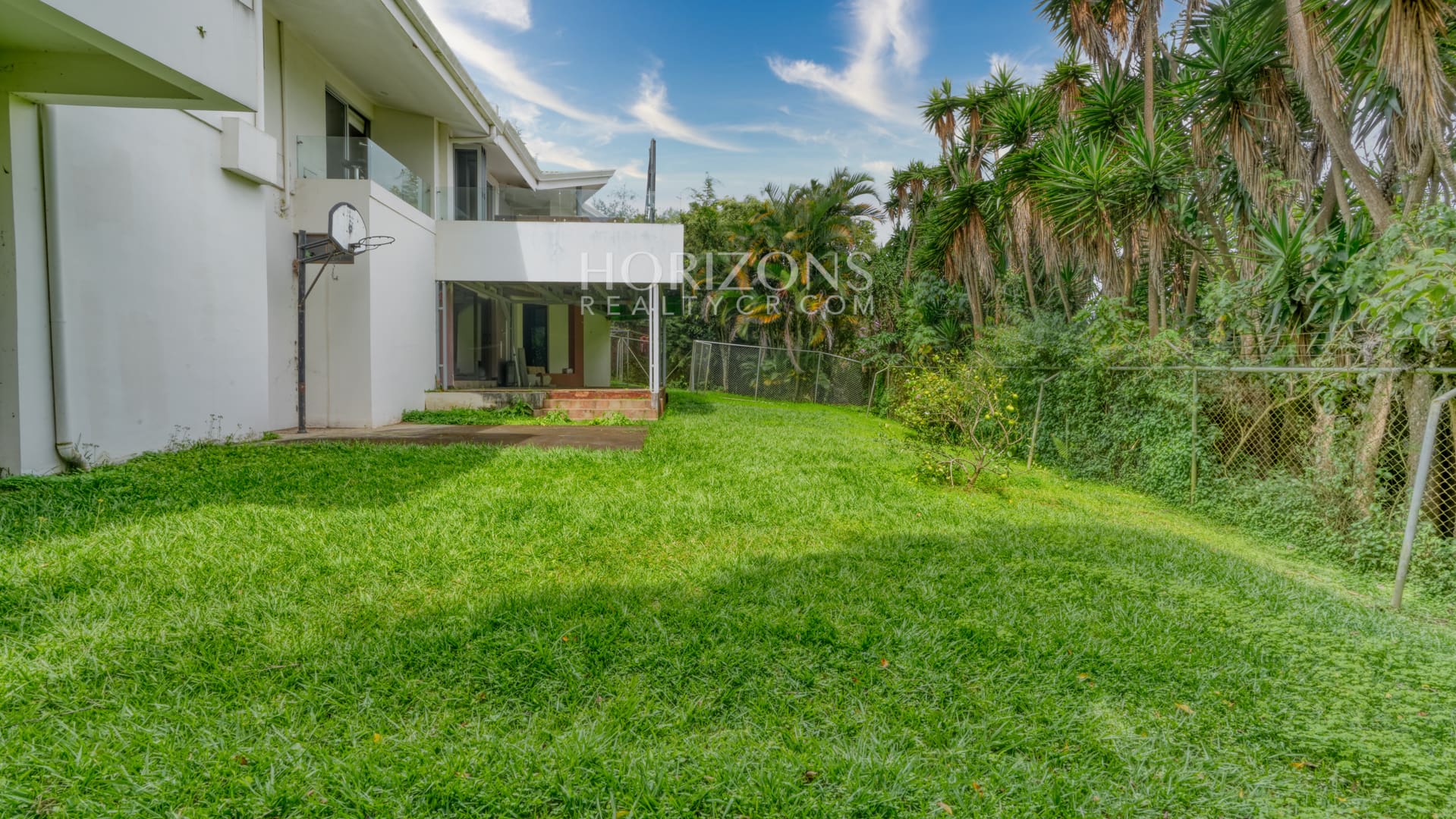 Moderna Casa en Venta Mata de Plátano a 12 Minutos de Rotonda Bandera 4 Habitaciones en Primer Nivel nja1274