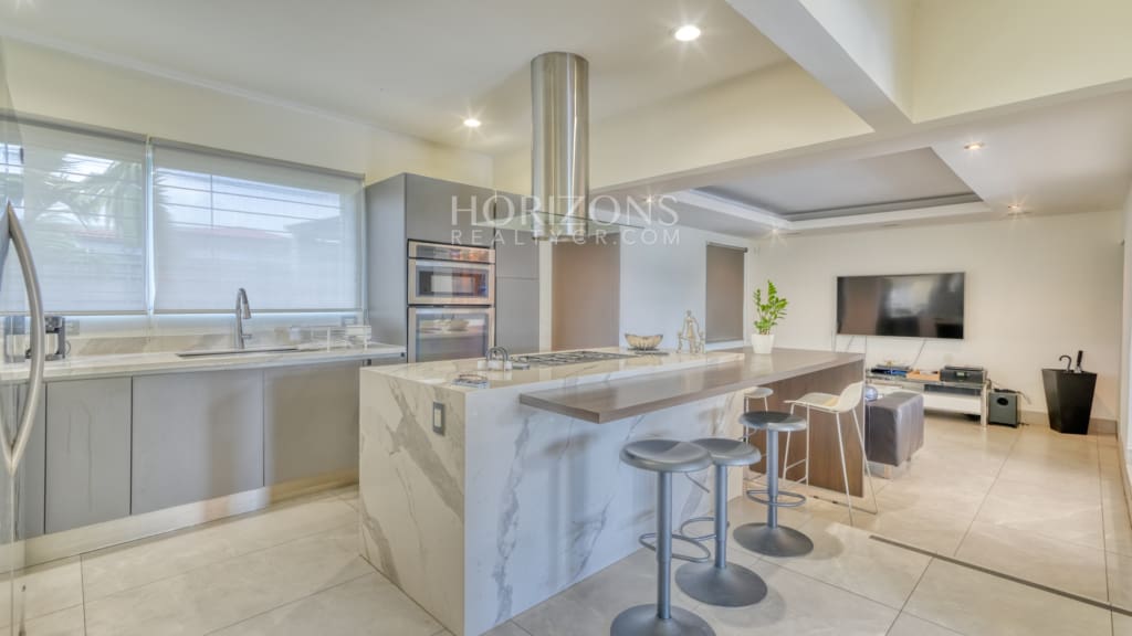 Moderna Casa en Venta Mata de Plátano a 12 Minutos de Rotonda Bandera 4 Habitaciones en Primer Nivel nja1274