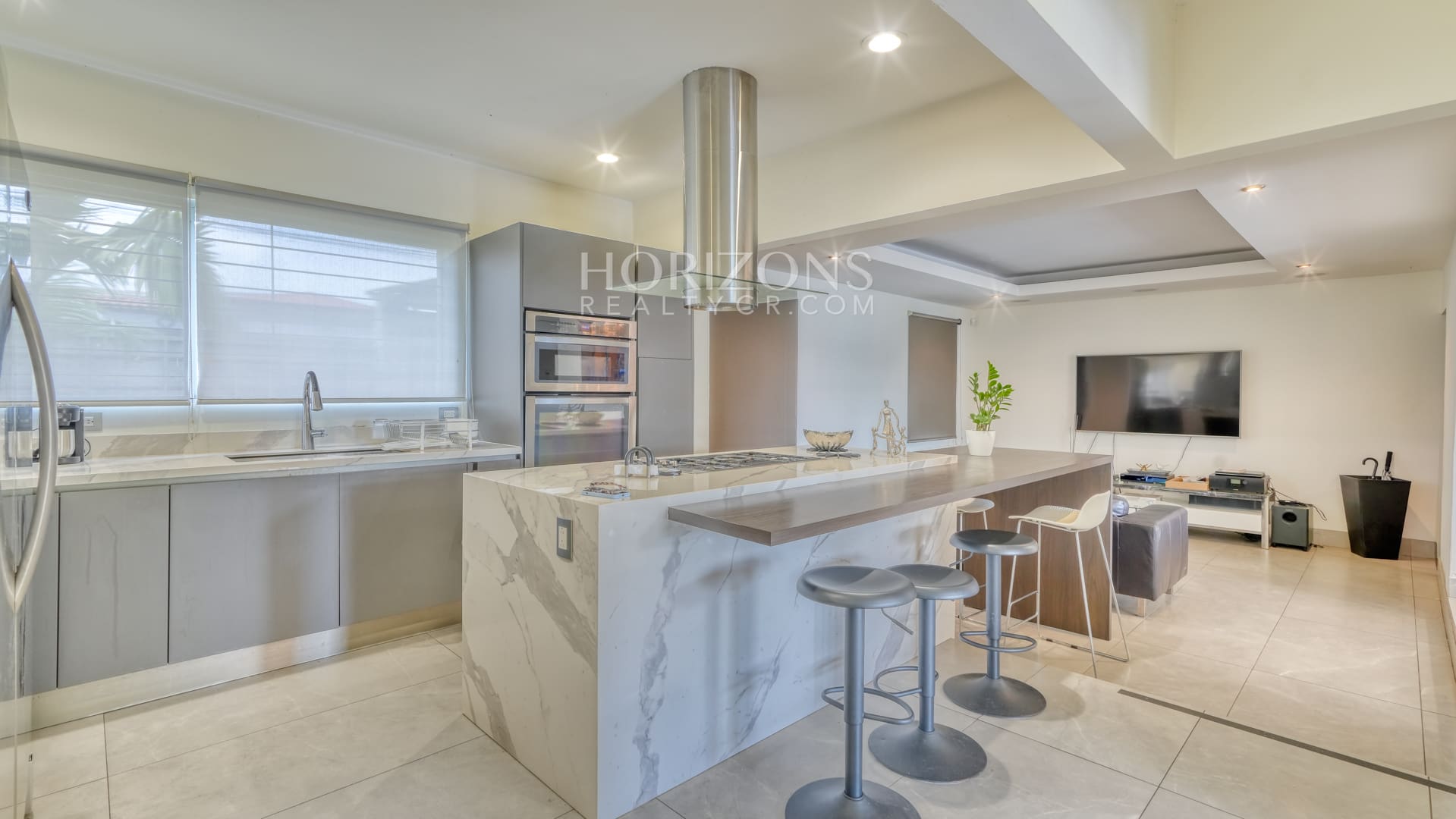 Moderna Casa en Venta Mata de Plátano a 12 Minutos de Rotonda Bandera 4 Habitaciones en Primer Nivel nja1274