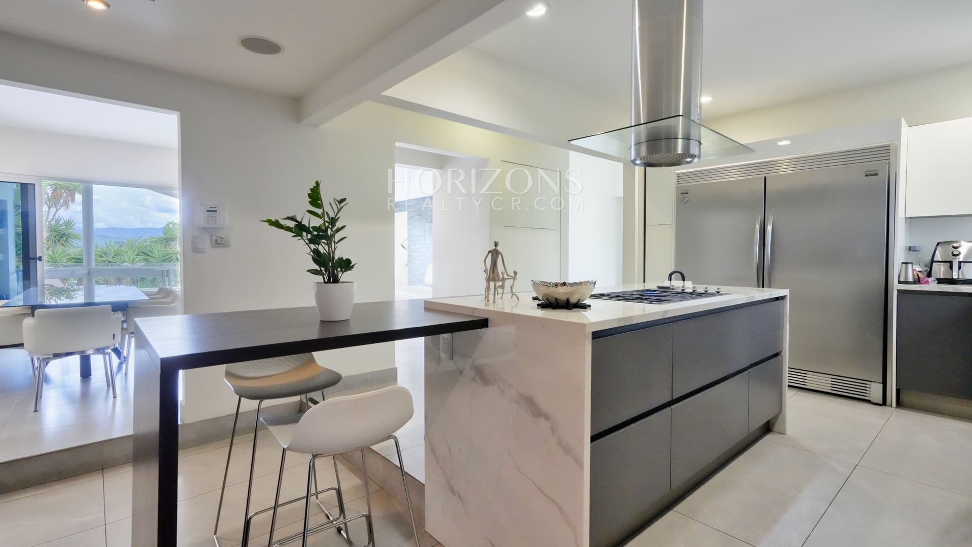 Moderna Casa en Venta Mata de Plátano a 12 Minutos de Rotonda Bandera 4 Habitaciones en Primer Nivel nja1274