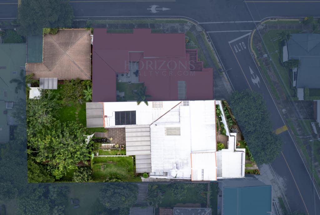 Casa de una planta en Pinares con 1200 m² y apartamento independiente en Venta nja1276