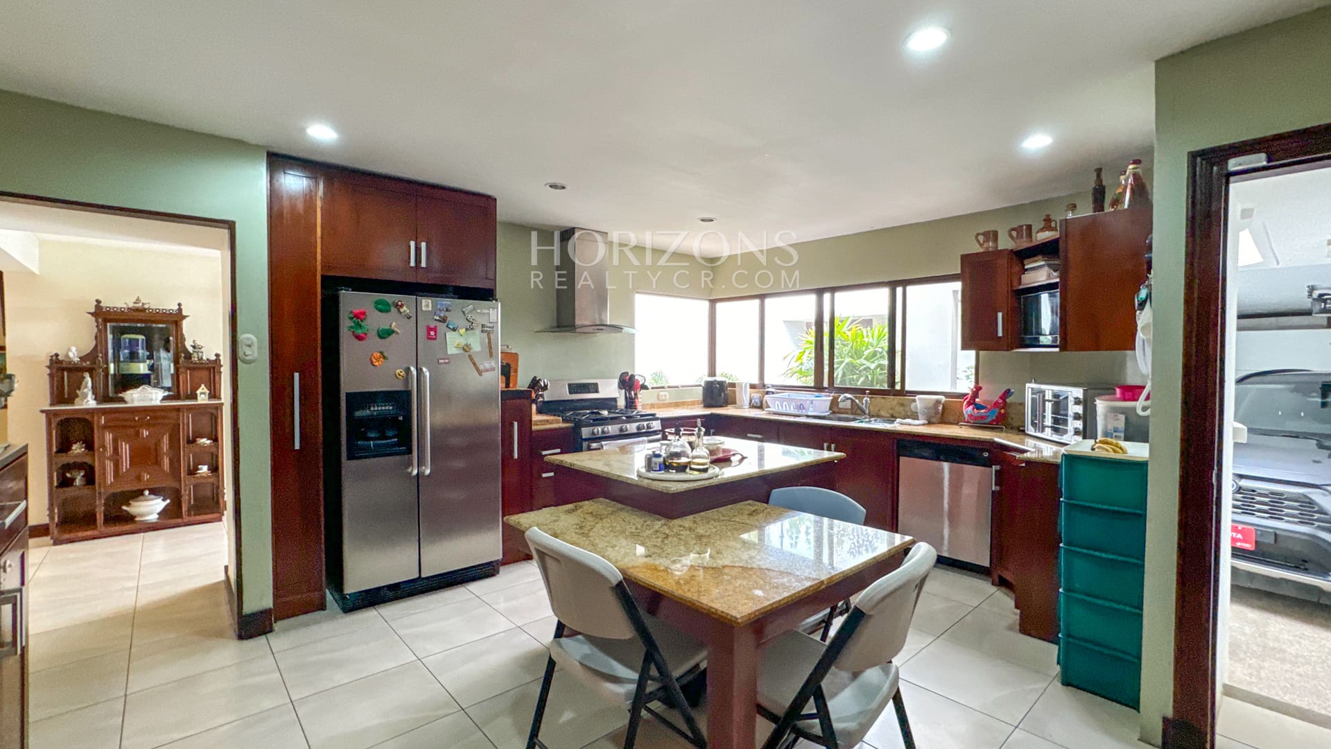 Casa de una planta en Pinares con 1200 m² y apartamento independiente en Venta nja1276
