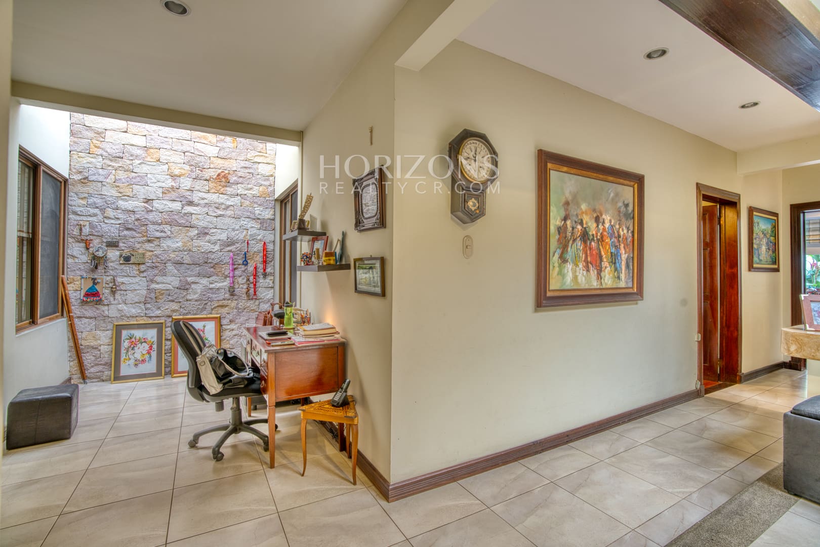 Casa de una planta en Pinares con 1200 m² y apartamento independiente en Venta nja1276