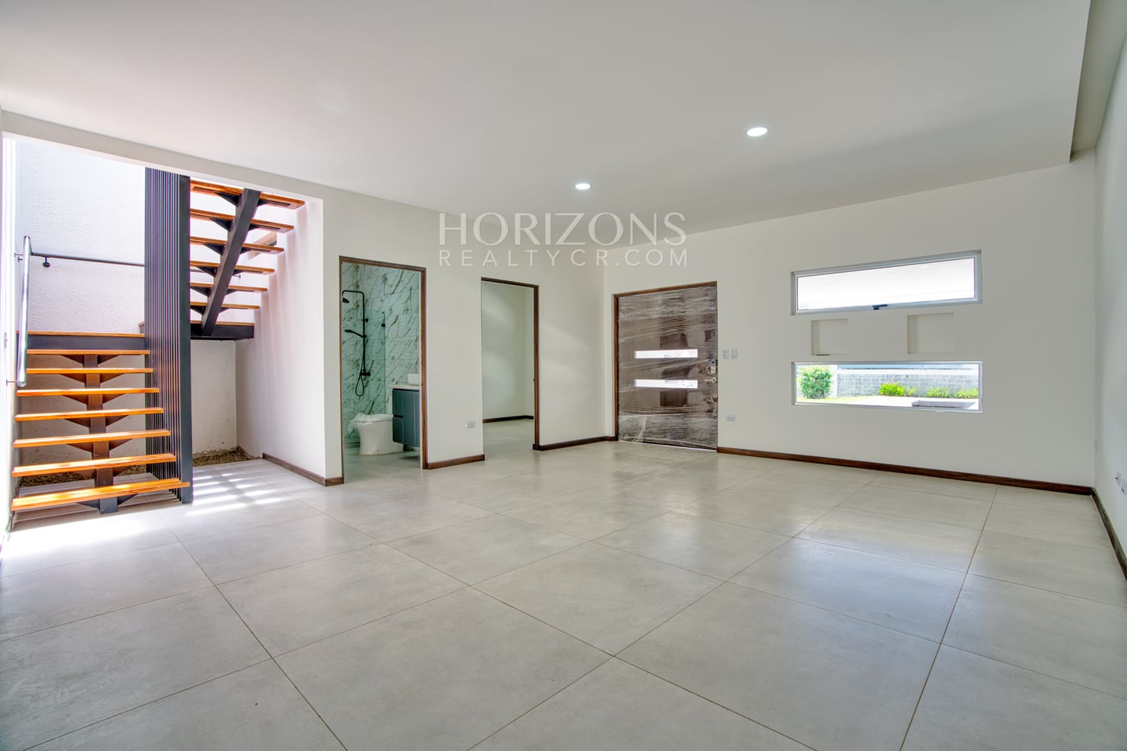 Casa Nueva en Condominio Distrito San Juan  4 Habitaciones una en Primer Nivel mas Oficina nja1279