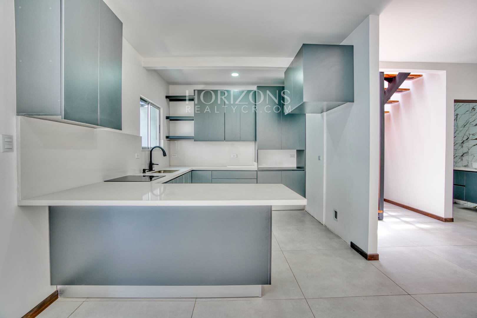 Casa Nueva en Condominio Distrito San Juan  4 Habitaciones una en Primer Nivel mas Oficina nja1279