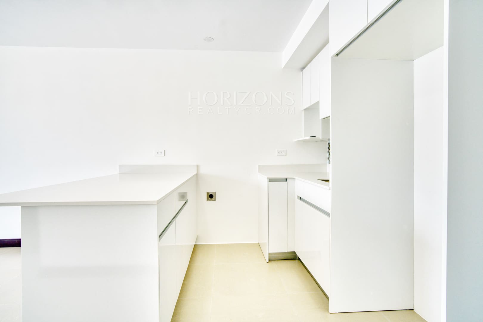 Se Vende Apartamento en Condominio Khaya, Curridabat 1 Habitación Ideal para Inversión NJA1275