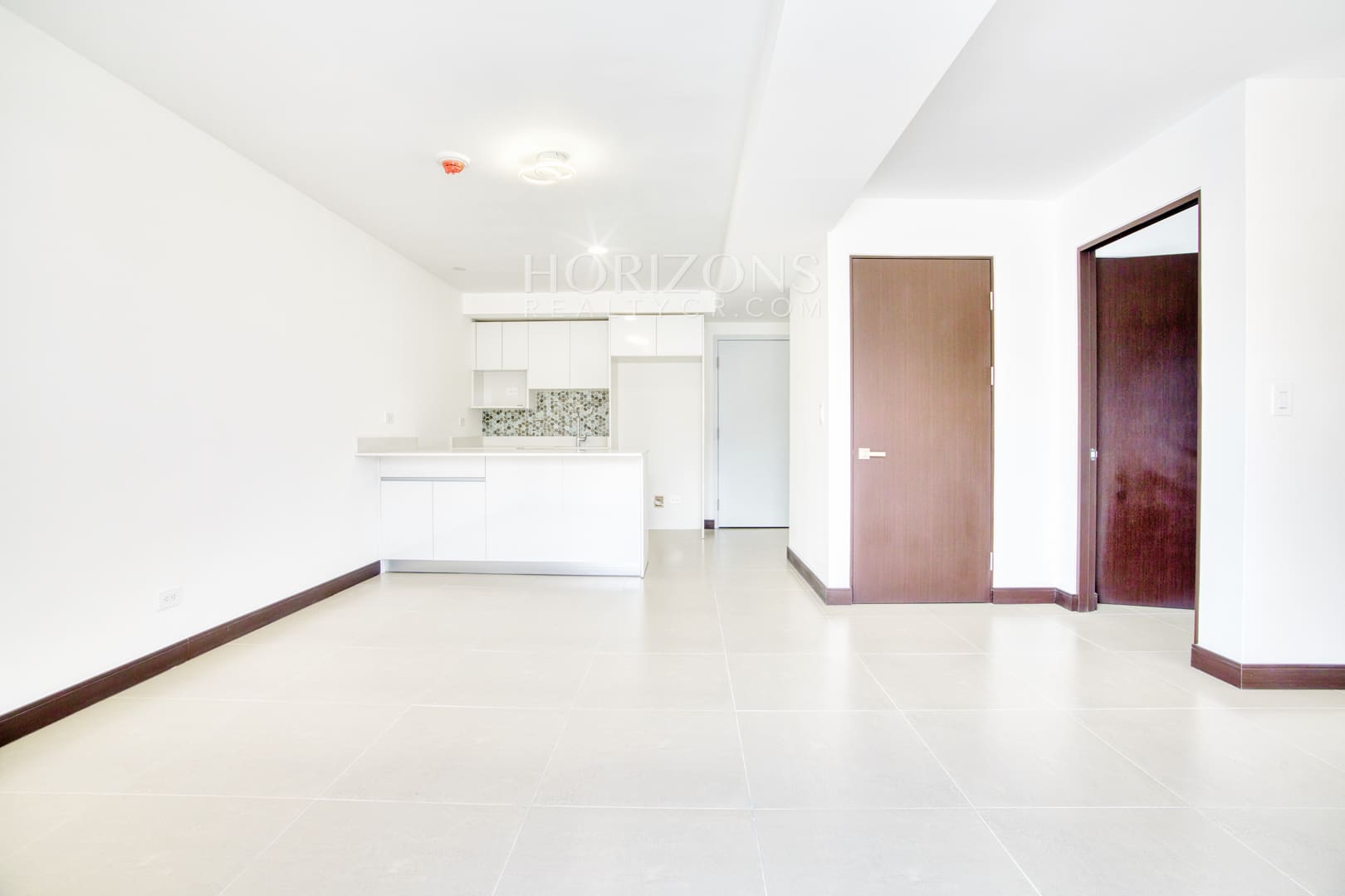 Se Vende Apartamento en Condominio Khaya, Curridabat 1 Habitación Ideal para Inversión NJA1275