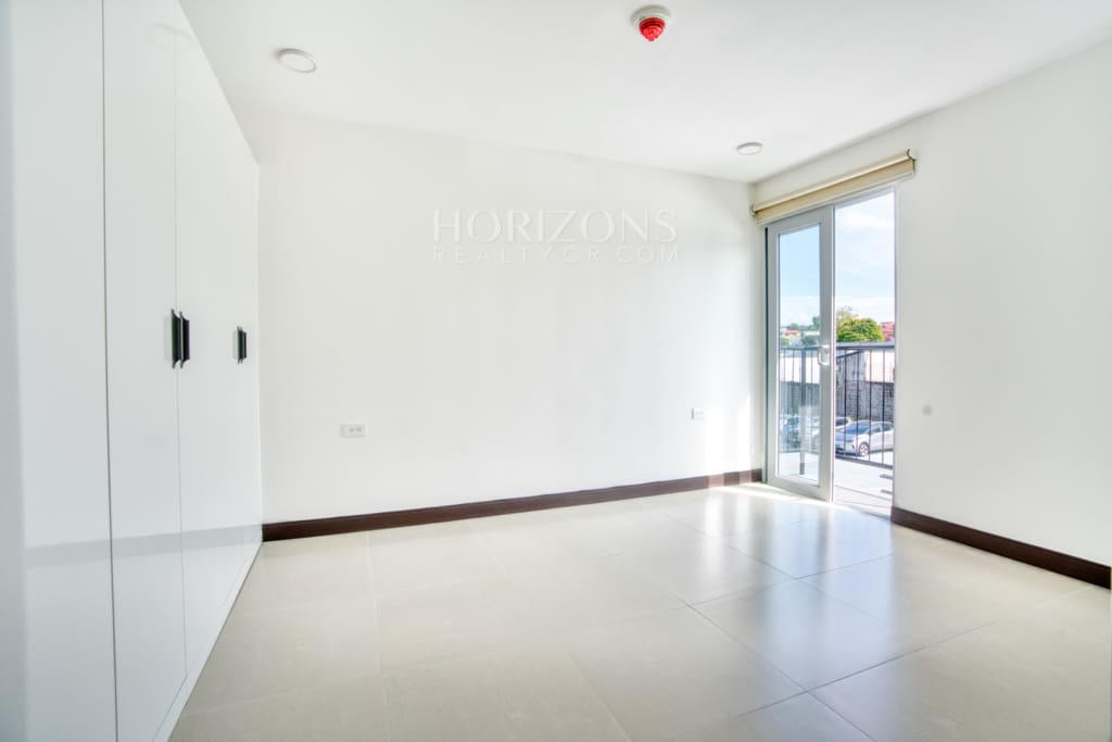Se Vende Apartamento en Condominio Khaya, Curridabat 1 Habitación Ideal para Inversión NJA1275