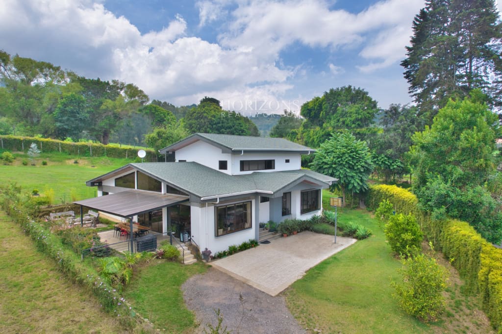 Se Vende Moderna Casa En Antolina Cartago Hermosas Vistas Y Clima Fresco Njc08