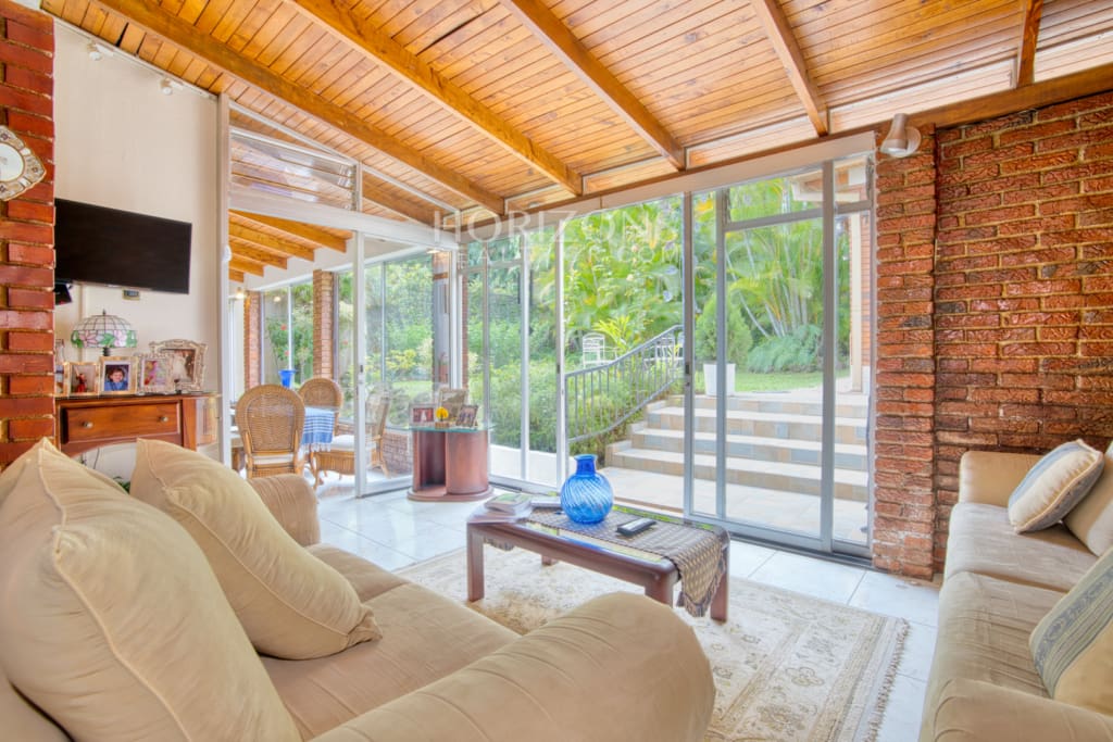 Hermosa Casa Familiar en Pinares de Curridabat, Cerca de Momentum Pinares (Precio Negociable) nja1272
