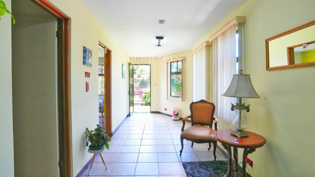 Se Vende Casa con Amplio Jardin en Residencial Sierras de La Union Vista a las Montañas nja1281