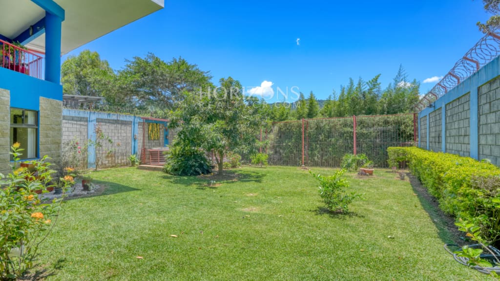 Se Vende Casa con Amplio Jardin en Residencial Sierras de La Union Vista a las Montañas nja1281