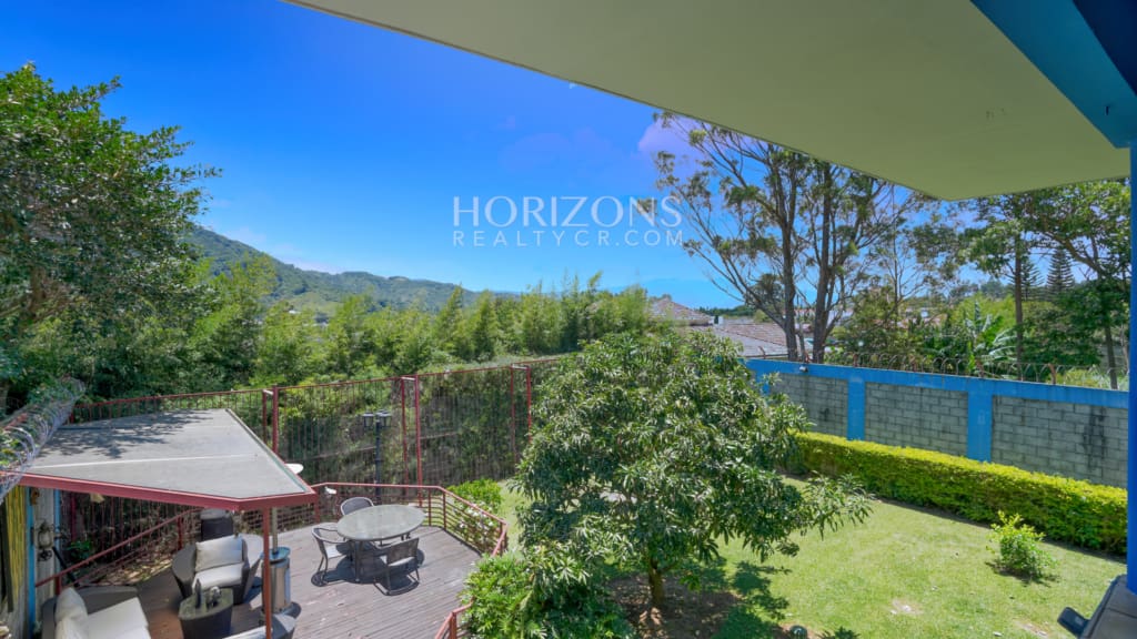 Se Vende Casa con Amplio Jardin en Residencial Sierras de La Union Vista a las Montañas nja1281