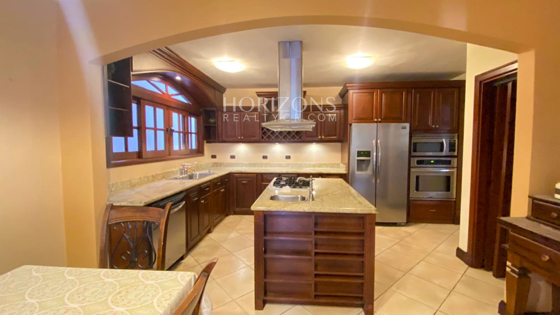 Casa en Alquiler Disponible En Condominio  Via Cipreses Curridabat 4 Habitaciones nja1284