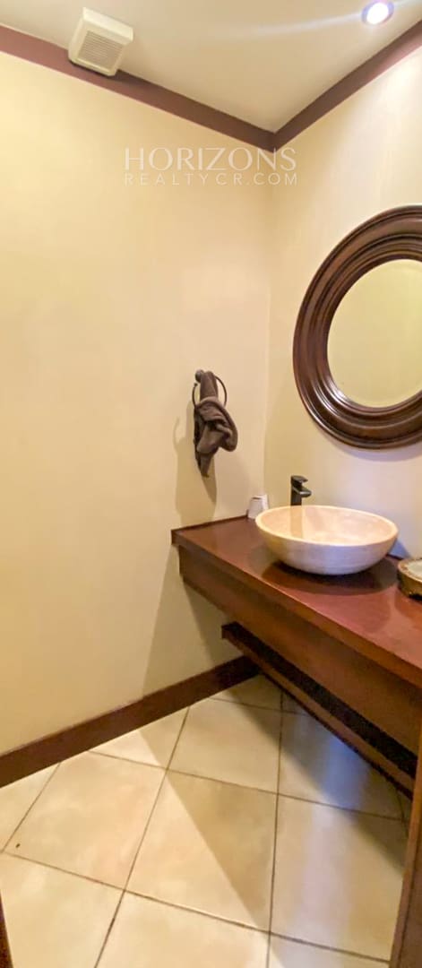 Casa en Alquiler Disponible En Condominio  Via Cipreses Curridabat 4 Habitaciones nja1284