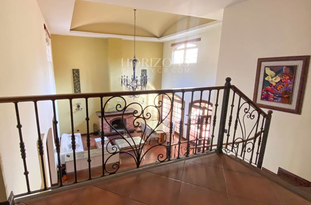 Casa en Alquiler Disponible En Condominio  Via Cipreses Curridabat 4 Habitaciones nja1284