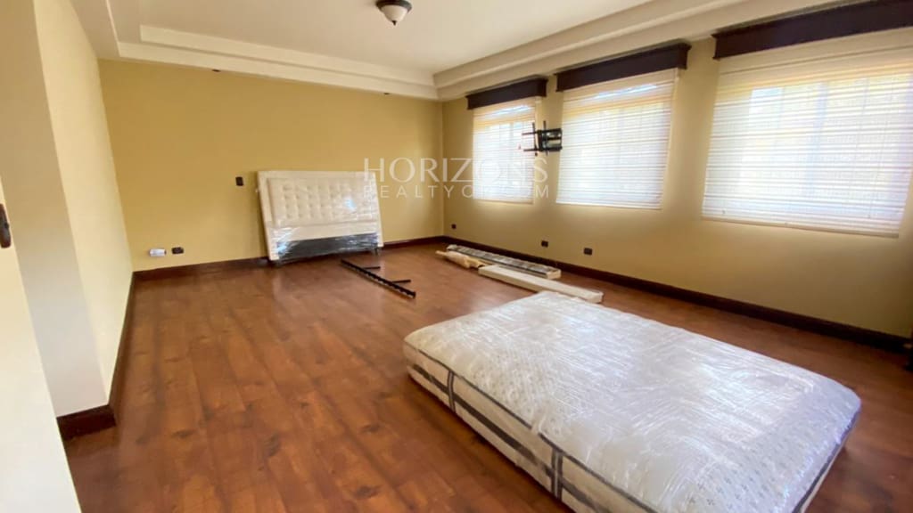 Casa en Alquiler Disponible En Condominio  Via Cipreses Curridabat 4 Habitaciones nja1284
