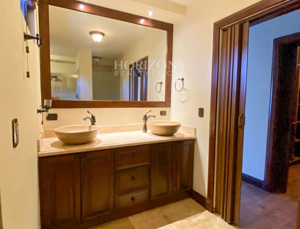 Casa en Alquiler Disponible En Condominio  Via Cipreses Curridabat 4 Habitaciones nja1284
