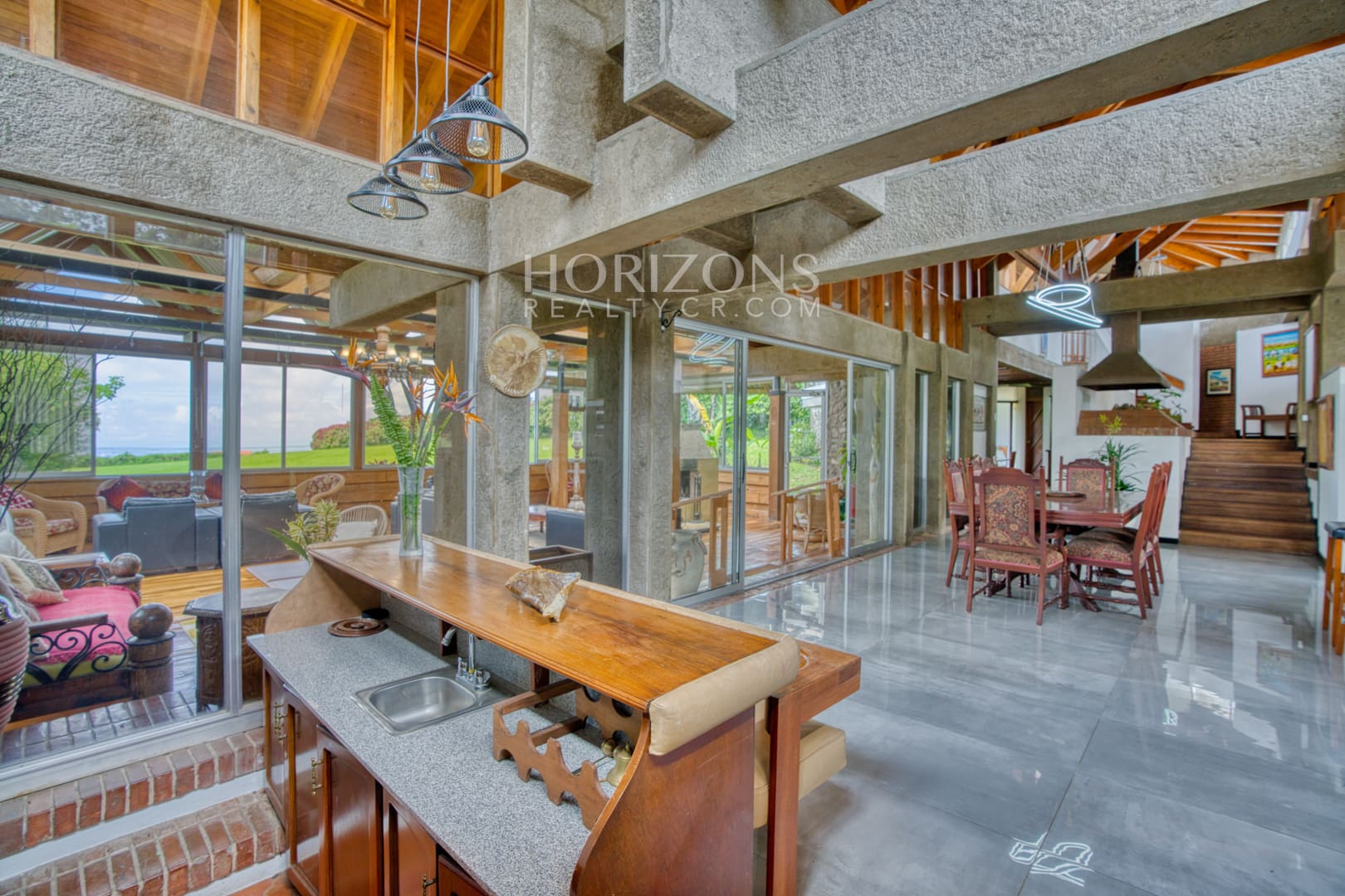 Residencia de lujo amueblada en San Rafael Montes de Oca con vistas panorámicas y 10.000 m² de terreno nja1003