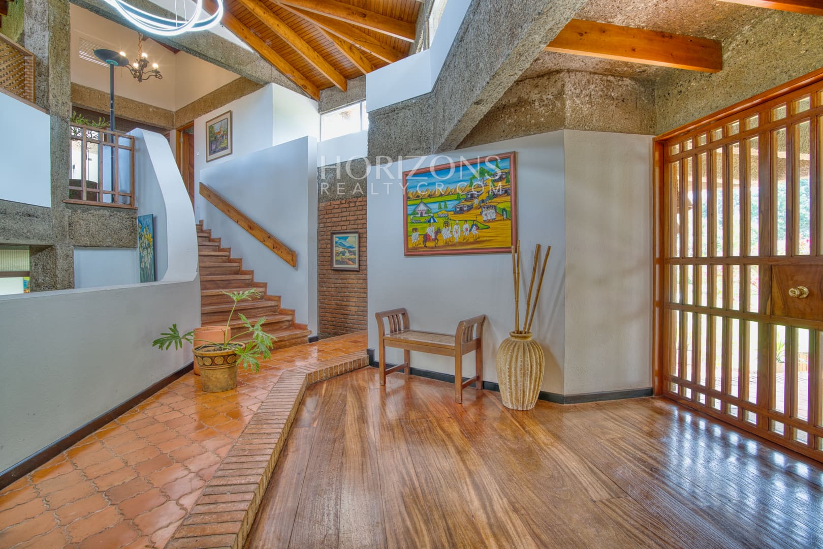 Residencia de lujo amueblada en San Rafael Montes de Oca con vistas panorámicas y 10.000 m² de terreno nja1003