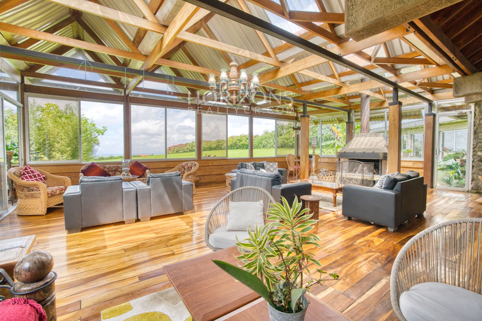 Residencia de lujo amueblada en San Rafael Montes de Oca con vistas panorámicas y 10.000 m² de terreno nja1003