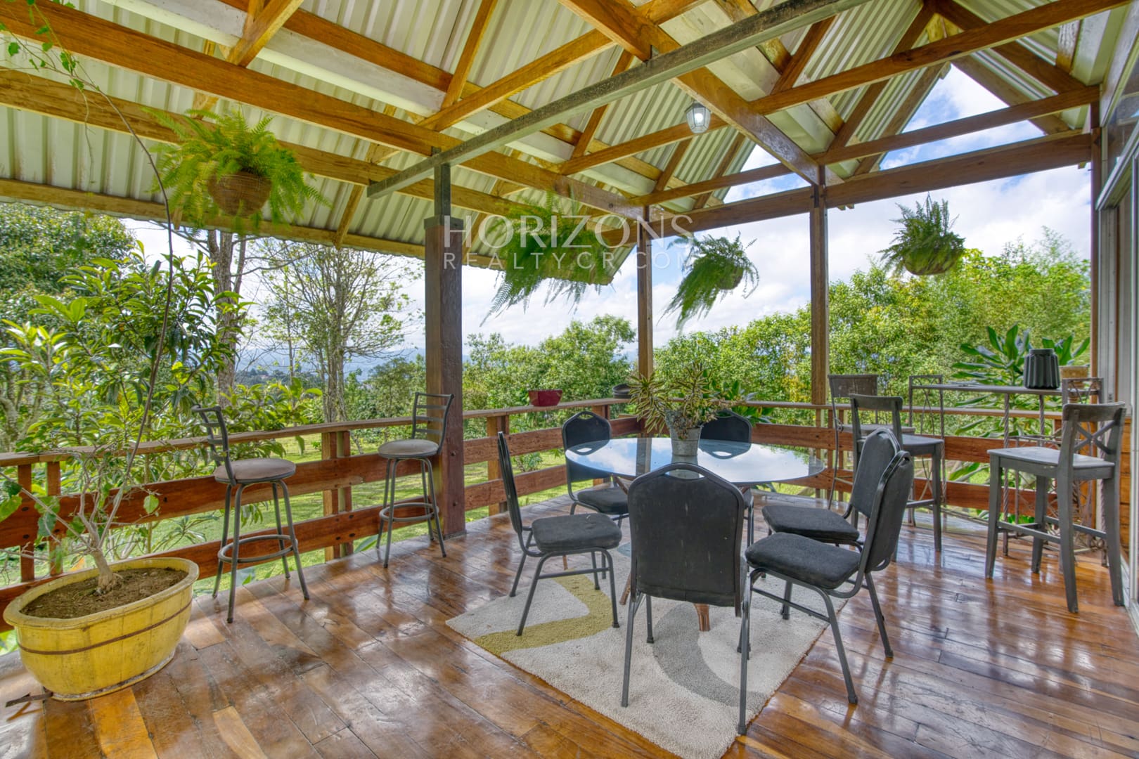Residencia de lujo amueblada en San Rafael Montes de Oca con vistas panorámicas y 10.000 m² de terreno nja1003