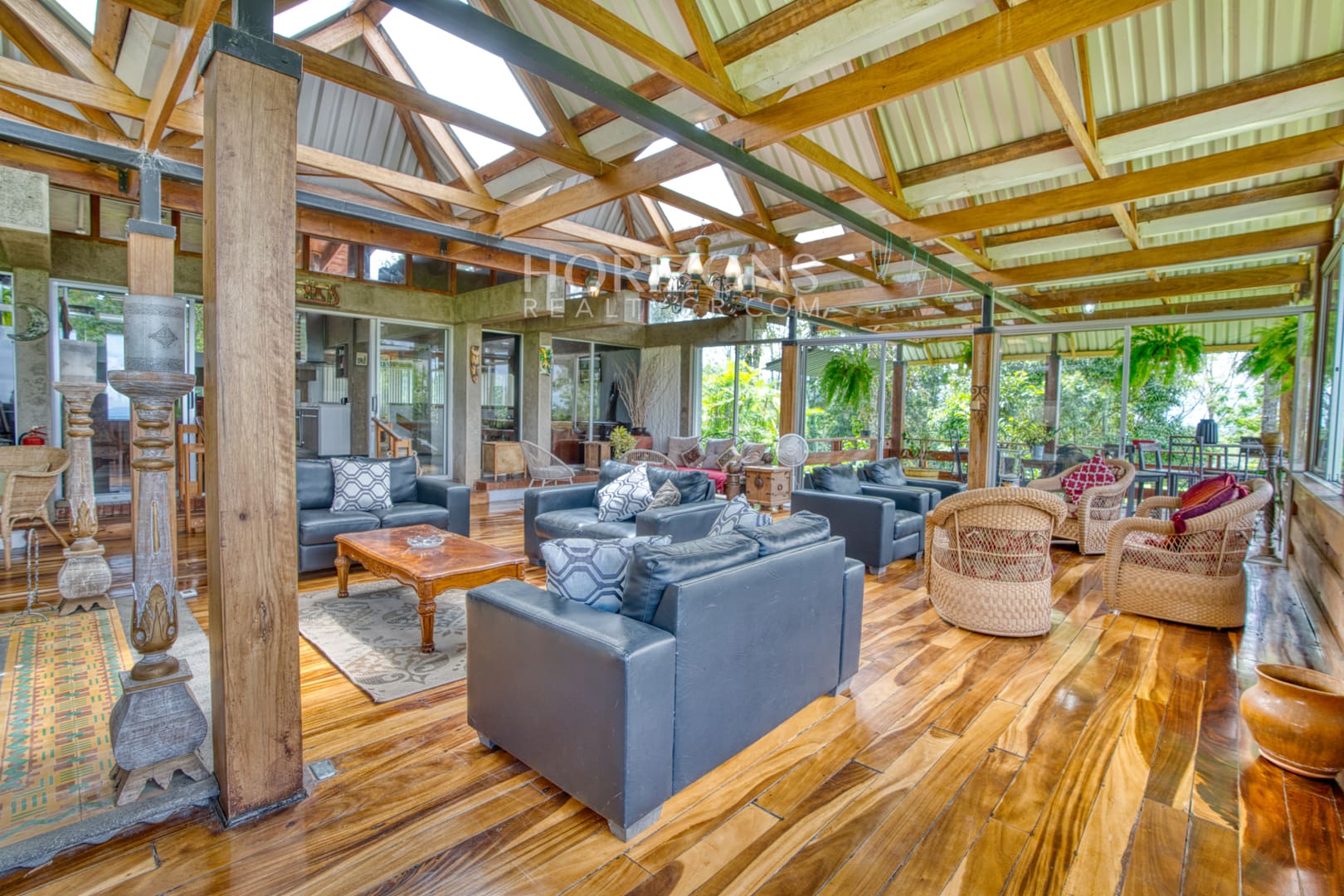 Residencia de lujo amueblada en San Rafael Montes de Oca con vistas panorámicas y 10.000 m² de terreno nja1003