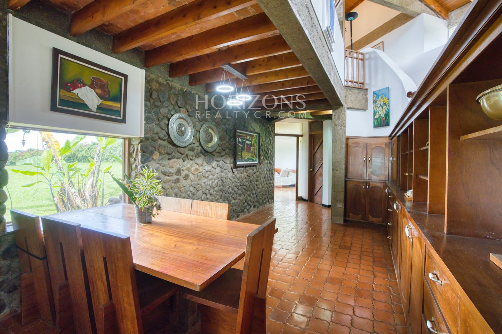 Residencia de lujo amueblada en San Rafael Montes de Oca con vistas panorámicas y 10.000 m² de terreno nja1003