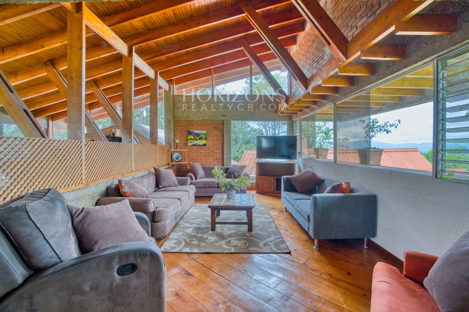 Residencia de lujo amueblada en San Rafael Montes de Oca con vistas panorámicas y 10.000 m² de terreno nja1003