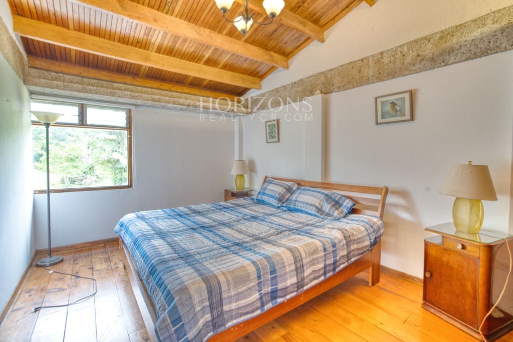 Residencia de lujo amueblada en San Rafael Montes de Oca con vistas panorámicas y 10.000 m² de terreno nja1003