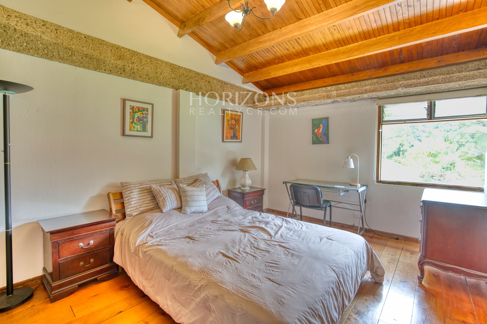 Residencia de lujo amueblada en San Rafael Montes de Oca con vistas panorámicas y 10.000 m² de terreno nja1003