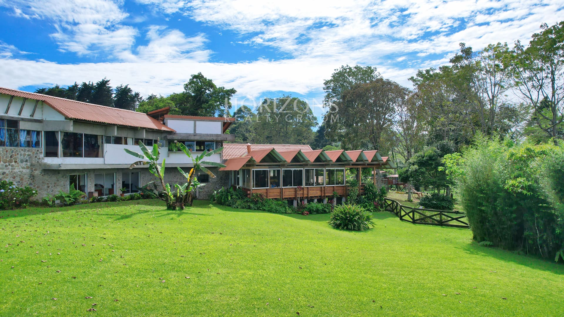 Residencia de lujo amueblada en San Rafael Montes de Oca con vistas panorámicas y 10.000 m² de terreno nja1003