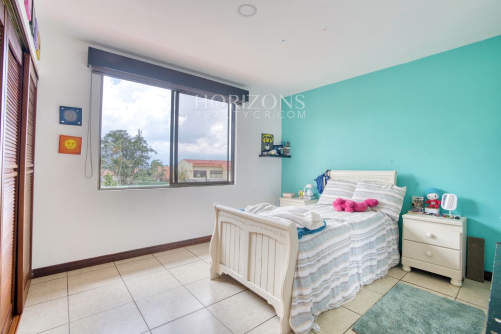 Se Vende Casa con Patio en Condominio Arandas 3 Habitaciones 4 Estacionamientos noj1033
