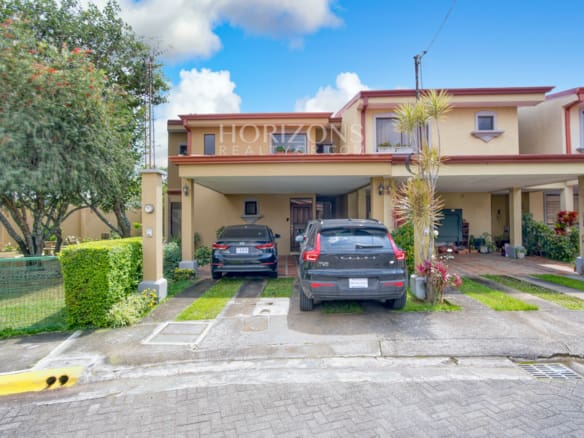Se Vende Casa Con Patio En Condominio Arandas 3 Habitaciones 4 Estacionamientos Noj1033