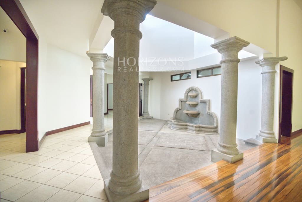 Casa de una Planta en Residencial Altamonte 3 Habitaciones más Oficina y C. Servicio nja1301