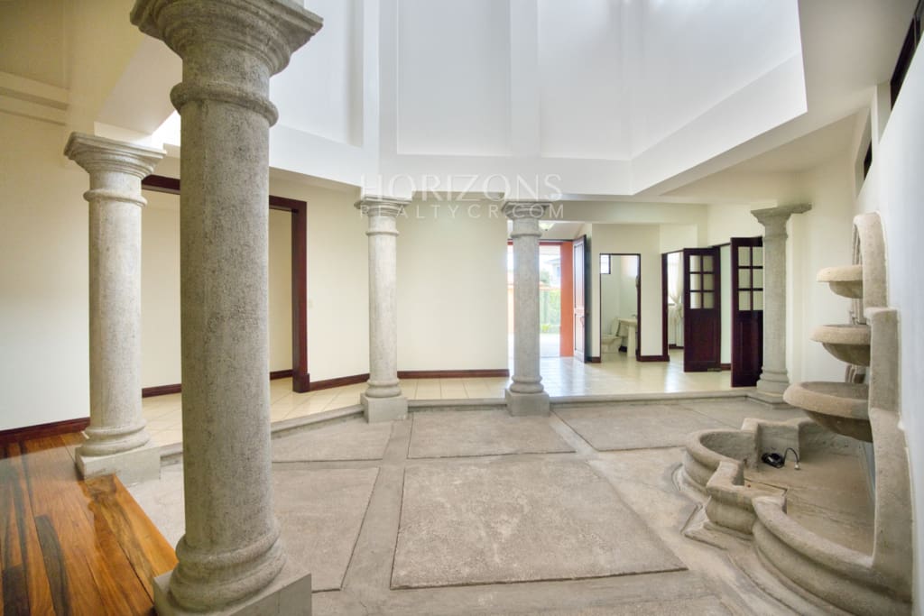 Casa de una Planta en Residencial Altamonte 3 Habitaciones más Oficina y C. Servicio nja1301