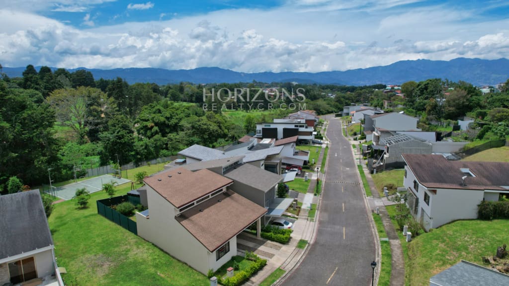 Lote con Vista Disponible en Condominio Las Rusias Granadilla Curridabat nja1298