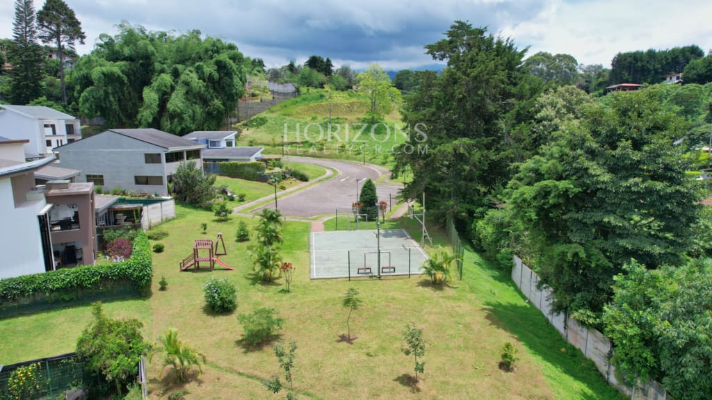 Se Vende Casa Para Estrenar en Condominio Las Rusias Curridabat 4 Habitaciones noj1130or