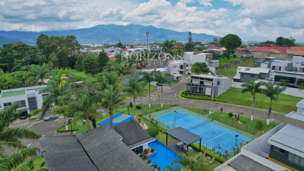 Lote en Sabanilla Condominio Rialto 241 m² Plano y Construcción Libre noj1239or