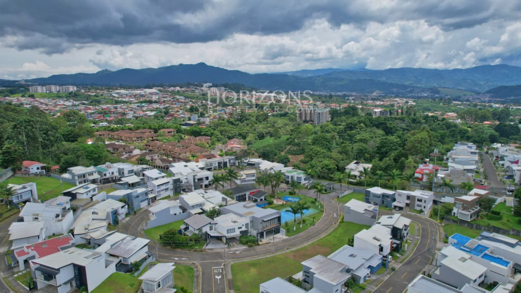Lote en Sabanilla Condominio Rialto 241 m² Plano y Construcción Libre noj1239or