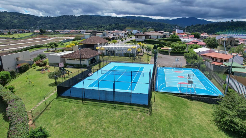 En Venta Lote Condominio Tierras del Este Curridabat 303m2 nja1299