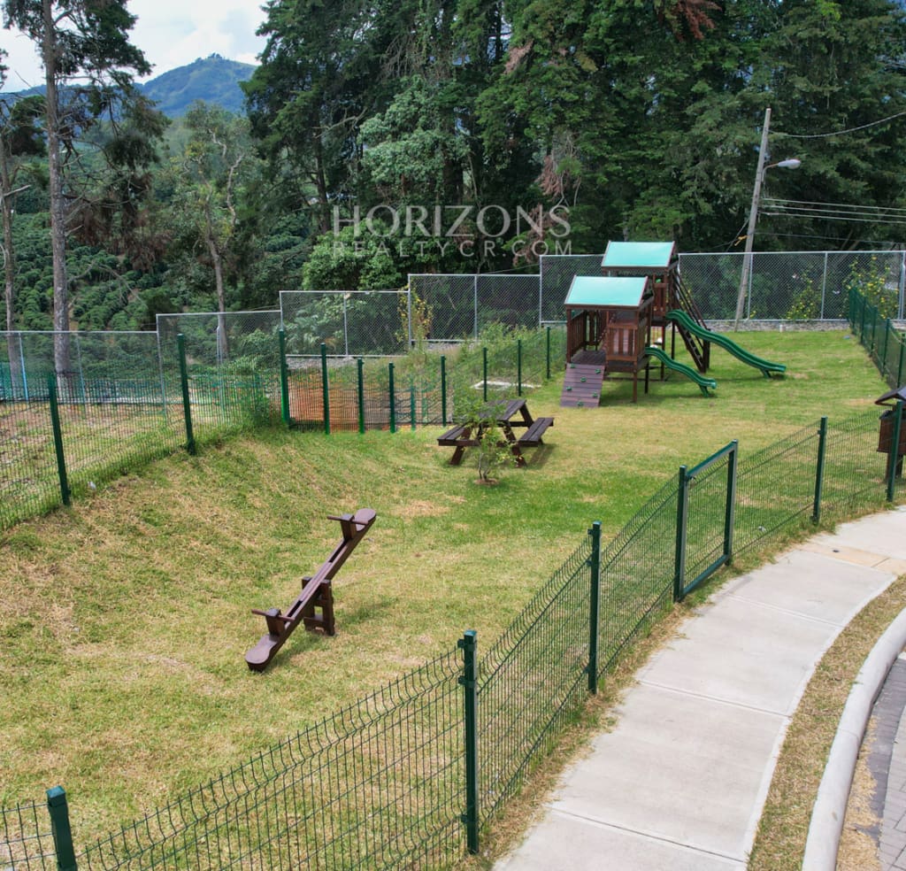 Lote en Venta Condominio Casa Hacienda Con Vistas a la Montaña Dulce Nombre 176m2 nja1296
