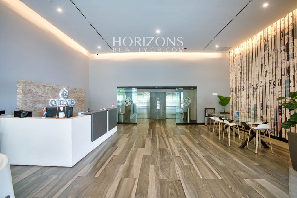 Se Vende Estrene su Oficina en Oficentro Momentum Pinares 146m² hrc36