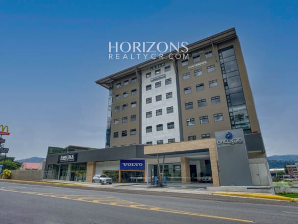 Se Alquila Oficina En Oficentro Momentum Pinares 146M² Hcr30