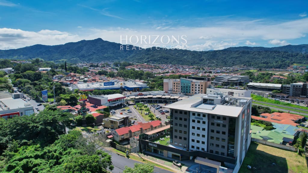 Se Vende Estrene su Oficina en Oficentro Momentum Pinares 146m² hrc36