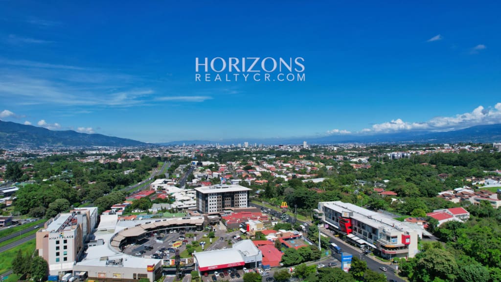 Se Vende Estrene su Oficina en Oficentro Momentum Pinares 146m² hrc36