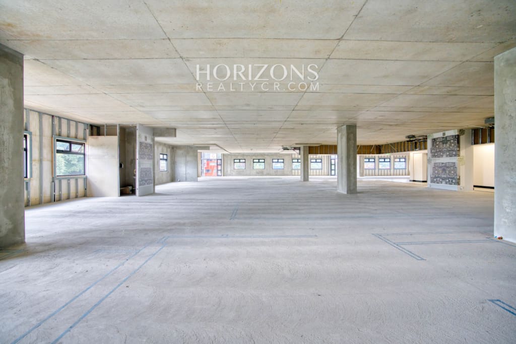 ¡Para Estrenar! Oficina en Oficentro Momentum Pinares 146m² hrc32