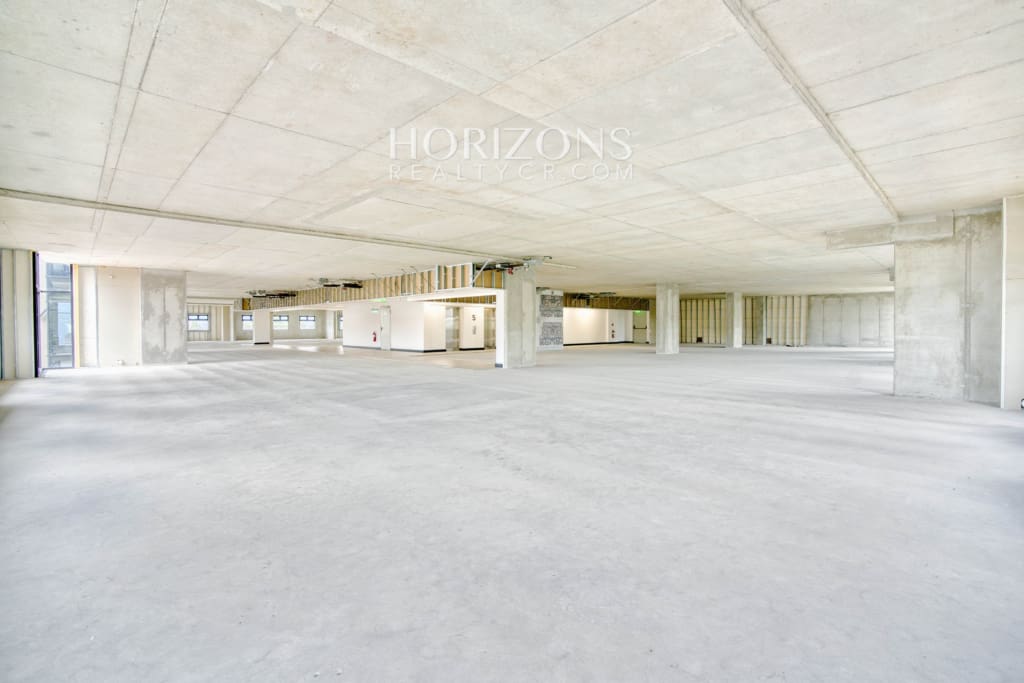 Se Vende Estrene su Oficina en Oficentro Momentum Pinares 146m² hrc36